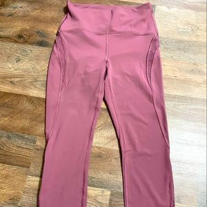 Lululemon wonder under